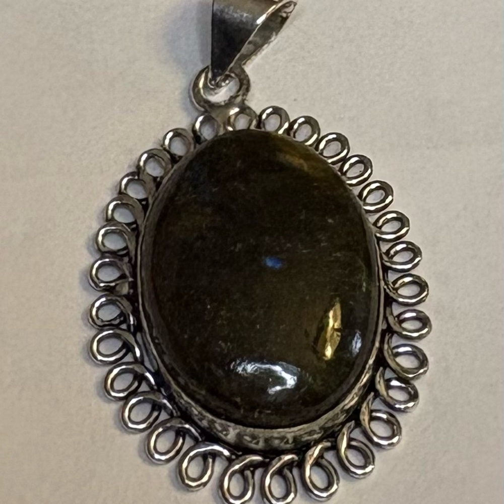 Vintage Labradorite stone set in Silver Pendant